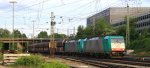 Zwei Cobra 2822 und 2824 kommen mit einem langen Kalkzug aus Yves-Gomeze(B) nach Millingen und fahren in Aachen-West ein bei schner Abendsonne am 14.6.2013.