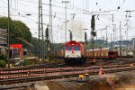 Die Class 66 DE6308  Anja  von Crossrail fhrt mit viel Dieselpower mit einem langen P&O Ferrymasters Containerzug aus Gallarate(I) nach Zeebrugge(B) bei der Ausfahrt von Aachen-West und fhrt in