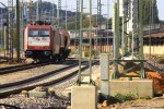 185 601-2 und Class 66 PB03  Mireille  beide von Crossrail stehen in Aachen-West an einem Getreidewagen bei tollem Herbstwetter am 20.10.2013.