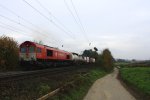 Die Class 66 DE6301  Debora  von Crossrail kommt mit viel Qlaum  hochgefahren Gemmenicher-Rampe und kommt aus Richtung Aachen-West in Richtung Montzen/Belgien mit einem langen Containerzug aus