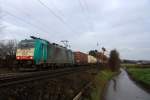 Die Cobra 2805 schleicht im Schneckentempo die Gemmenicher-Rampe hoch aus Richtung Aachen-West und fährt in Richtung Montzen/Belgien mit einem langen Containerzug aus Gallarate(I) nach