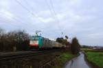 Die Cobra 2808 kommt die Gemmenicher-Rampe hoch mit einem langen Containerzug aus Verona(I) nach Antwerpen-Combinant(B) aus Richtung Aachen-West und fährt in Richtung Montzen/Belgien.