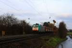 Die Cobra 2838 rast die Gemmenicher-Rampe hoch mit einem langen Kohlenleerzug aus Bernburg nach Gent-Zeehaven(B) aus Richtung Aachen-West und fährt in Richtung Montzen/Belgien.