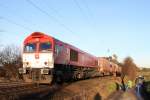 Die Class 66 PB03  Mireille  von Crossrail kommt die Gemmenicher-Rampe falschen Gleis  hochgefahren aus Richtung Aachen-West mit einem langen Containerzug aus Gallarate(I) nach  Zeebrugge(B) und