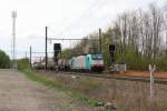 Cobra-Lok 2825 passiert mit einem Kesselwagenzug die Blockstelle bei Remersdael auf dem Weg nach Aachen-West.