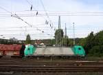 Die Cobra 2816 fährt mit einem langen Kohlenleerzug aus Bernburg nach Gent-Zeehaven(B) bei der Ausfahrt aus Aachen-West und fährt in Richtung Montzen/Belgien.