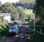 Die Cobra 2808 kommt  die Gemmenicher-Rampe hochgefahren aus Aachen-West  als Lokzug aus Aachen-West(D) nach Antwerpen(B) und fährt gleich in den Gemmenicher-Tunnel hinein und fährt in