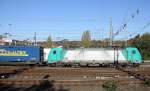 Die Cobra 2839 fährt mit einem langen Containerzug aus Verona(I) nach Antwerpen-Noord(B) bei der Ausfahrt aus Aachen-West in Richtung Montzen/Belgien.