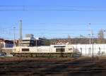 Die Class 77 77025 von ECR und DBS fährt als Lokzug von Aachen-West nach Montzen,Belgien bei der Abfahrt aus Aachen-West und fährt in Richtung Montzen.