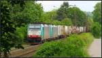 Natur und Technik,eingefangen am Friedrichweg neben der Montzenroute unweit von Aachen am 30.Mai 2015.