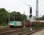 Die Cobra 2843 kommt als umleiter aus Richtung Montzen/Belgien mit einem Volvo-Containerzug aus Gent(B) nach Almhult(S) und fährt in Aachen-West ein.