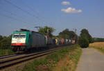 Die Cobra 2826 kommt aus Richtung Aachen-West und fährt die Gemmenicher-Rampe hochgefahren mit einem langen Containerzug aus Gallarate(I) nach Zeebrugge-Voorhaven-West(B) und fährt in Richtung Montzen/Belgien. 
Aufgenommen an der Montzenroute am Gemmenicher-Weg. 
Bei Sommerwetter am Nachmittag vom 14.7.2018.