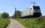 186 259-8 von DB-Schenker kommt als Lokzug aus Belgien nach Aachen-West und fährt die Gemmenicher-Rampe herunter nach Aachen-West. 
Aufgenommen an der Gemmenicher-Rampe am Gemmenicher-Weg auf der Montzenroute.
Bei schönem Frühlingswetter am Mittag vom 19.4.2019.