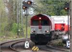 Ankunft in Aachen West fr diese EMD Class-66 (Crossrail) mit Gterfracht am Haken 
aus Belgien.Aufgenommen am frhen Abend des 26.April.