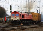 Die Class 66 DE6302  Federica  von Crossrail fhrt mit viel  viel Qualm mit  einem P&O Ferrymasters Containerzug aus  Gallarate(I) nach  Zeebrugge(B) bei der Ausfahrt von Aachen-West und fhrt in