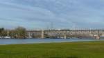 Vier Züge innerhalb einer Viertelstunde auf der Maasbrücke bei Visé.