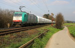 Die Cobra 2805 kommt aus Richtung Aachen-West und fährt die Gemmenicher-Rampe hochgefahren mit einem langen Kalkleerzug aus Millingen(D) nach Yves-Gomezee(B) und fährt in Richtung