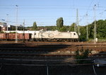 186 345-5  der Euro Cargo Rail fährt mit einem Schrottzug aus Köln-Kalk(D) nach Genk-Goederen(B)  bei der Ausfahrt aus Aachen-West und fährt in Richtung Montzen/Belgien.