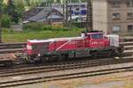 CFL Cargo 4185 305-2 rangiert mit einem Güterzug in der Abstellung von Belval-Université, aufgenommen vom Veloduck. 06.2024