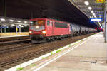 155 078 machte am 21.Mai 2021 eine Pause im Bahnhof Schönefeld T5 bei Berlin. Der Zug kam aus Stendel mit rund 2100 Tonnen Treibstoff und nahm später die Fahrt in Richtung Bitterfeld fort. 