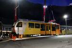 Der zweite Zugteil des Be 4/6 103 'Jungfrau' wird langsam angehoben am 21.10.24 in Lauterbrunnen.