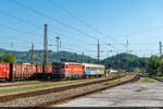 Am 29.04.2024 fährt ŽFBH 441 404 mit dem Regionalzug 2102 von Sarajevo in den Bahnhof von Maglaj, Bosnien und Herzegowina ein