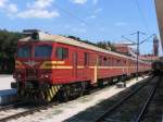 32 070 5/32 069 7 mit Zug 30156 Varna-Karnobat auf Bahnhof Varna am 23-08-2006.