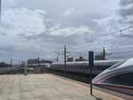 2024.07.20, HuMan Station,on GuangZhou---ShenZhen---Hong Kong HSR,CR400AF no.1011, of ShenZhen Depot, CR GuangZhou, greeted two double tractioned CR FuXing EMU. /// 2024.07.20, HuMan Bahnhof, Schnellfahrstrecke Guangzhou–Shenzhen–Hongkong, CR400AF no.1011,ShenZhen Bahnbetriebswerk, CR GuangZhou,begrüßte zwei CR FuXing EMU mit Doppeltraktion