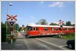 Bahnübergang in Hornbæk mit ML-Triebwagen.