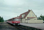 Hillerød-Frederiksværk-Hundested-Jernbane (HFHJ, Frederiksværkbanen) Dieseltriebzug (Ym+Yp+Ys) Bahnhof Brødeskov am 23.