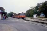 HHGB (Helsingør-Hornbæk-Gilleleje-Banen, auch Hornbækbanen genannt): Triebzug (Ym + Ys) Bahnhof Hornbæk im September 1992.