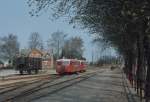 SJS: Zug bestehend aus zwei Scandia-Schienenbustriebwagen (Sm) kommt am 24. April 1973 in Hrlev an. - Die Zge der SJS, stsjllandske Jernbaneselskab (: der Ostseelndischen Eisenbahngesellschaft) bedienten damals die Bahnstrecke Roskilde - Kge - Hrlev - Rdvig / Fakse Ladeplads. 