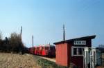 ØSJS (Østsjællandske Jernbaneselskab, Østbanen) Schienenbuszug (Sm+sp+Sb+Sm) Haltepunkt Egøje (in der Nähe von Køge) am 24. April 1973.