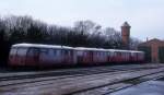 VNJ (Varde-Nørre Nebel Jernbane, Vestbanen): In Nørre Nebel halten am 24. November 1975 vier ausgemusterte Scandia-Schienenbusbeiwagen (Sp).