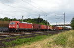 185 325-5  DB Schenker / green cargo  mit Container, unterwegs in Richtung Lüneburg. Höhe Bardowick, 12.06.2018.