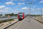 DSB S-Bahn Kopenhagen: Die provisorische Linie M (Alstom-LHB/Siemens-SA 9181) erreicht am 13. August 2014 den S-Bf Ryparken. - Der Zug fährt in Richtung Ny Ellebjerg.