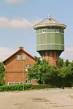 11. August 2004	in Dänemark am Bahnhof von Allingabro sah ich diesen Wasserturm