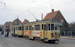 København / Kopenhagen Københavns Sporveje (KS) SL 5 (Drehgestelltriebwagen 598 + Drehgestellbeiwagen 15**) København S, Sundbyøster, Backersvej am 21. April 1972. - Scan eines Farbnegativs. Film: Kodak Kodacolor X. Kamera: Kodak Retina Automatic II.