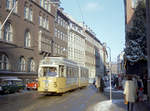 København / Kopenhagen Københavns Sporveje SL 5 (DÜWAG/Kiepe-GT6 898) København K, Zentrum, Nørregade / Krystalgade im Dezember 1971.