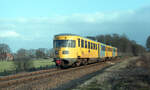 NS 164 als Zug 7854 von Winterswijk nach Apeldoorn bei Ruurlo am 05.02.1984. Die Strecke war mal (zum Teil) Zweigleisig. Rechts erkennt man die Trasse. Scanbild 93337, Kodacolor400. 