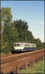 Akkutriebwagen 515106 als Zug 8307 am 6.10.1989 um 9.23 Uhr bei Feldhausen auf dem Weg von Dorsten nach Wanne - Eickel.