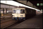 Akkutriebwagen 515608 nach Duisburg am 6.10.1989 um 12.08 Uhr im HBF Oberhausen.
