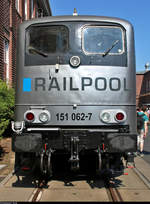 Frontblick auf 151 062-7 der Railpool GmbH, vermietet an die DB, die während des Tags der offenen Tür im DB Werk Dessau (DB Fahrzeuginstandhaltung GmbH) anlässlich 90 Jahre