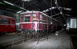 Der Steuerwagen 826 602 zum Peenemünder 426 002 am 28.10.1983 für Unbefugte unzugänglich abgestellt in einer Halle im Aw, München-Neuaubing.