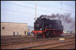 Lokparade am 17.4.1993 am BW Arnstadt:9165480 dampft vom HBF aus in Richtung BW Arnstadt.