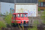 Das Akkuschleppfahrzeug ASF117 hat seine Arbeitszeit schon lange hinter sich und rottet nun im ehemaligen BW Nürnberg vor ich hin.

Nürnberg 13.04.2017