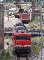 Zwei 155`er machen in Saalfeld Pause, im Hintergrund kamm ein Triebwagen der EB zum Tanken.26.2.2012 