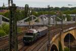 So sieht das aus wenn man sich am 05.05.20 wundert wo der Zug bleibt, man aufs Handy guckt und nur wegen dem Pfiff des Lokführers von E94 088, welche zuvor Drei Güterwagen von Esslingen nach