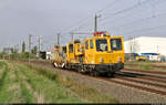 Oberleitungsbaufahrzeug Plasser & Theurer MTW 100 (99 80 9136 011-0 D-DB) konnte samt Flachwagen mit der Bezeichnung  Sgns 7  (37 80 4553 027-6 D-AAEC) in Niemberg Richtung Halle (Saale) aufgenommen