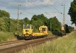 Am Abend des 17.6.2019 kommt ein KLV mit einem GAF im Schlepp aus Neuss Weissenberg gen Osterath bei Kaarst Broicherseite auf den Fotografen zugefahren.
